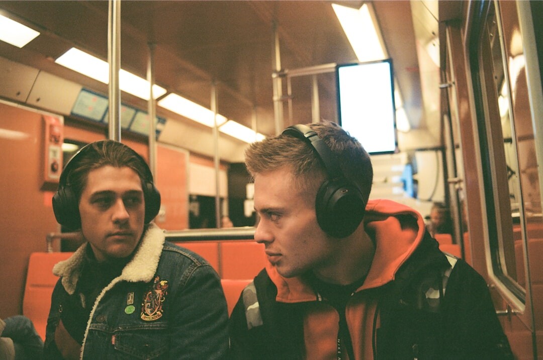 fans listening to music